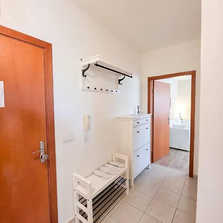 Апартаменти Hidden Gem In Golden Sands Варна
