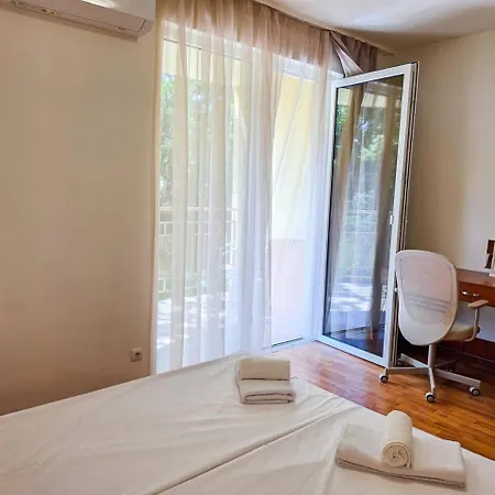 Апартаменти Hidden Gem In Golden Sands